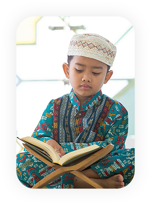 small child memorize quran